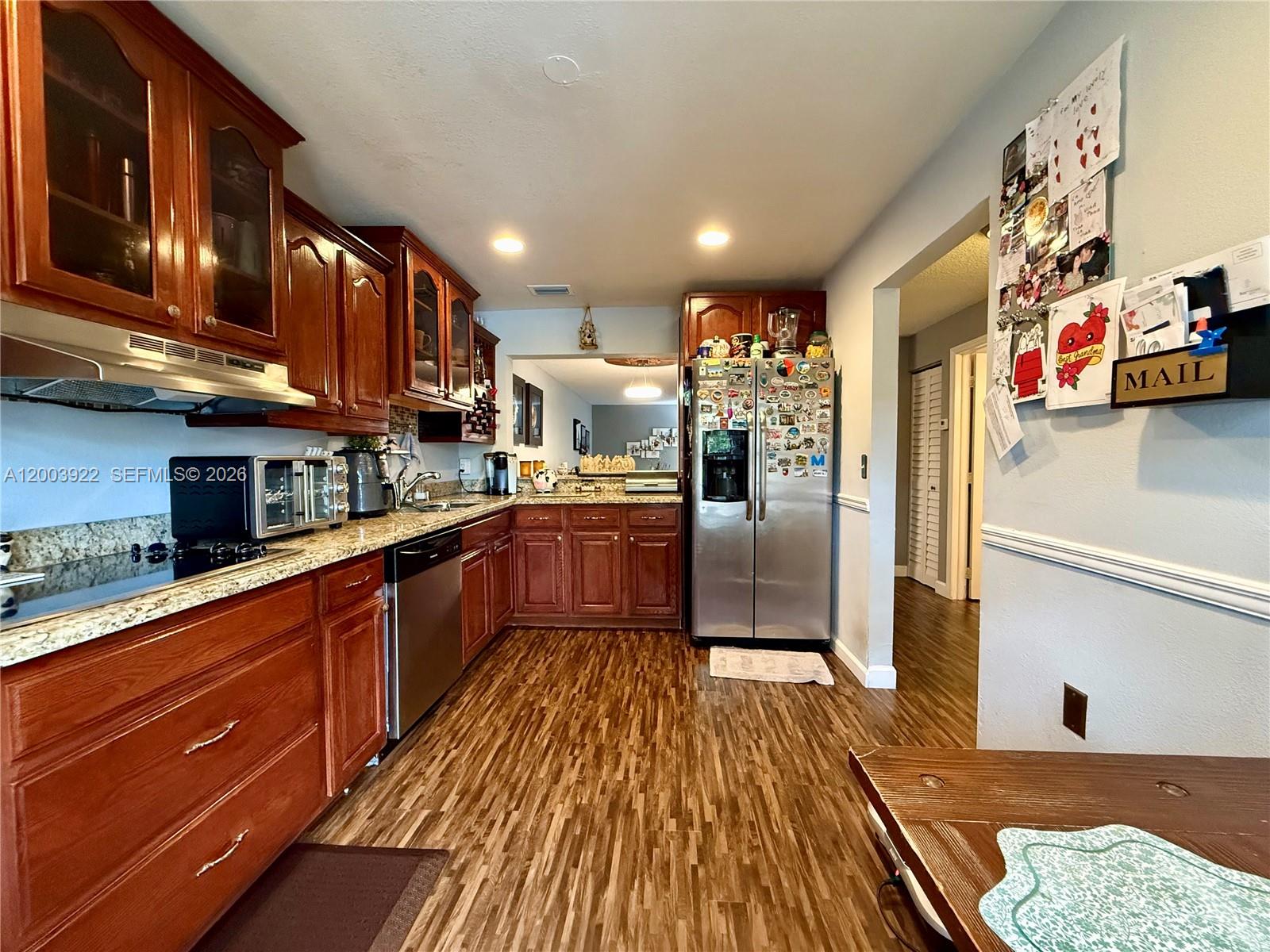 9251 3 / 3 1472 sq. ft. $ 2026-04-20 0 Photo