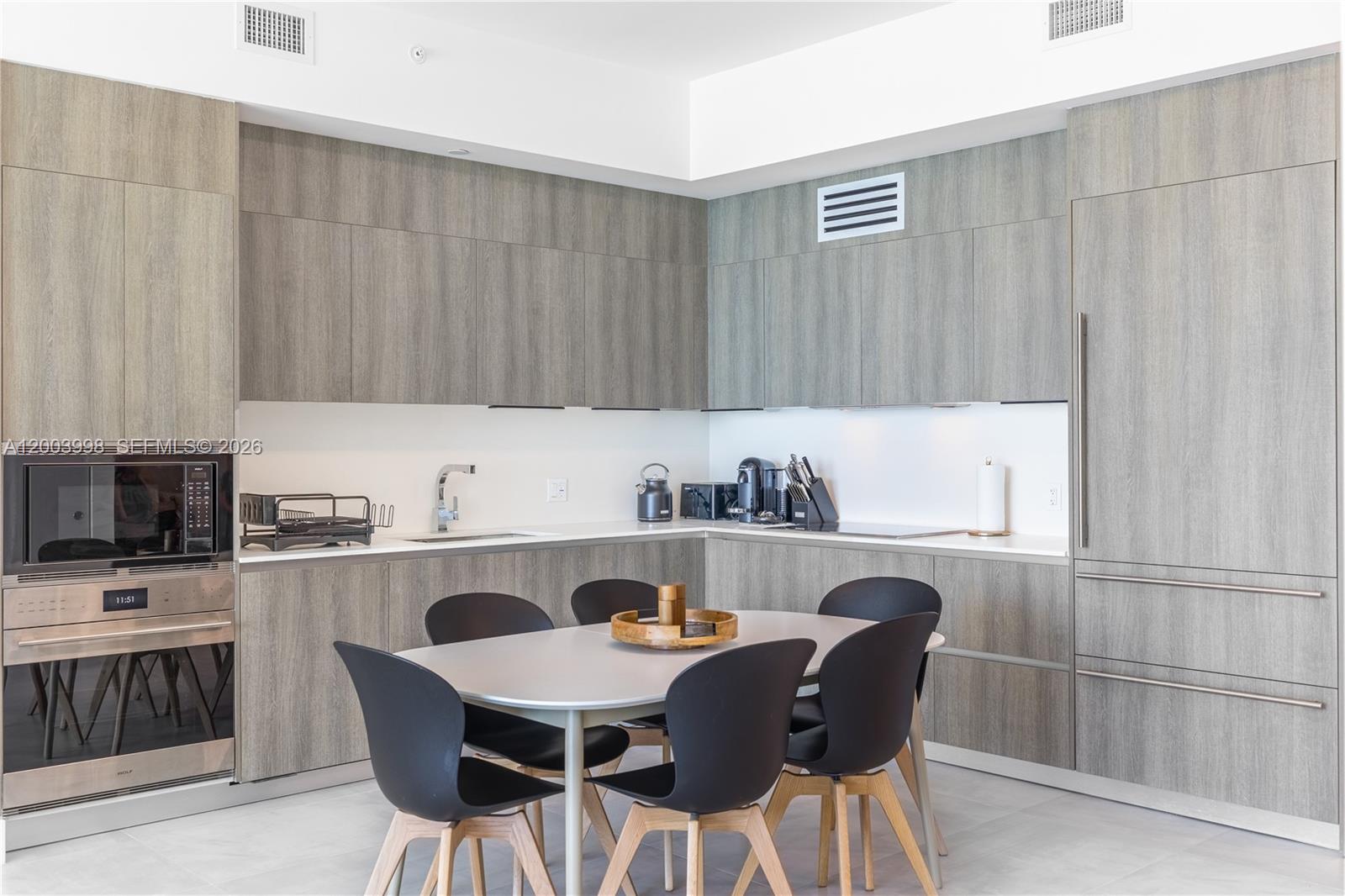 1202 2 / 3 1385 sq. ft. $ 2026-04-20 0 Photo