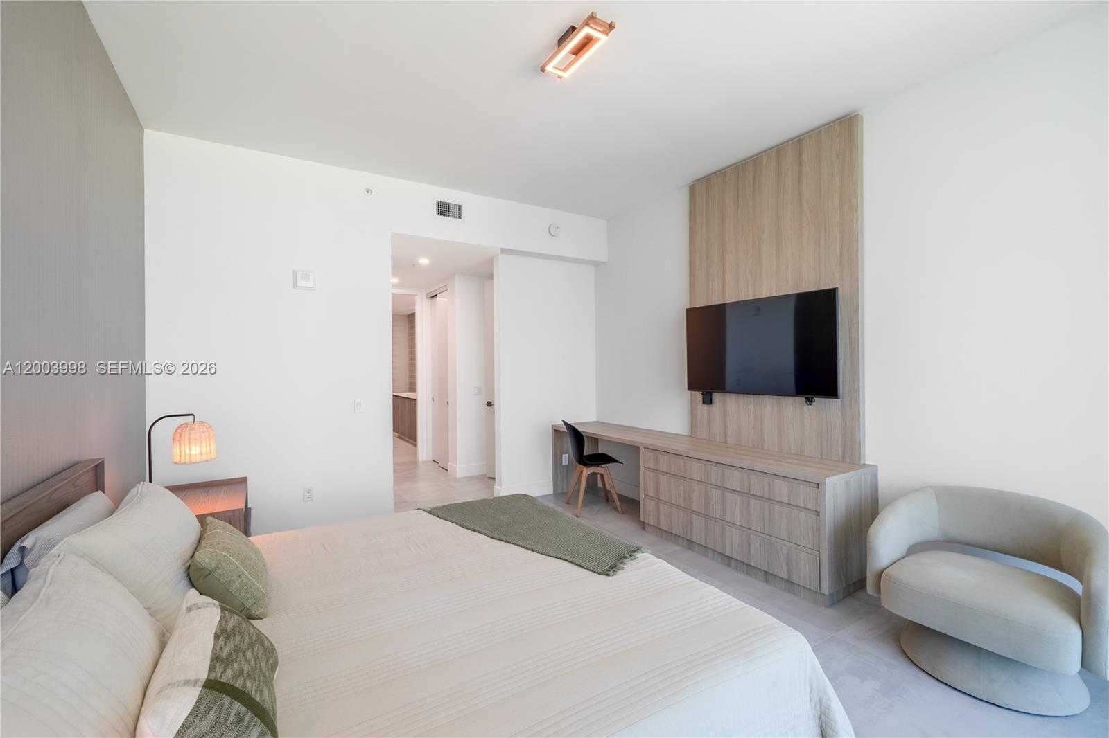 1202 2 / 3 1385 sq. ft. $ 2026-04-20 0 Photo
