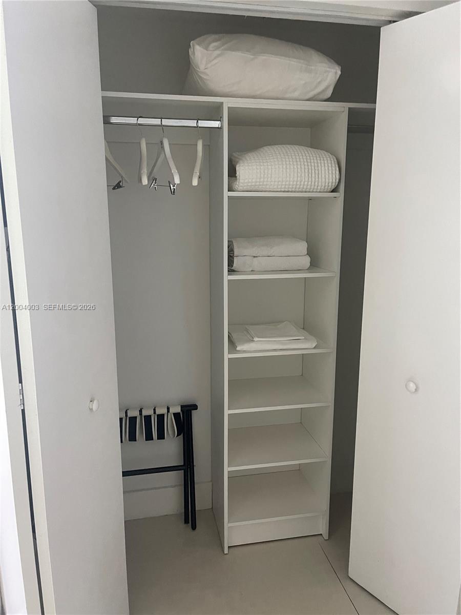 3411 2 / 2 1087 sq. ft. $ 2026-04-20 0 Photo