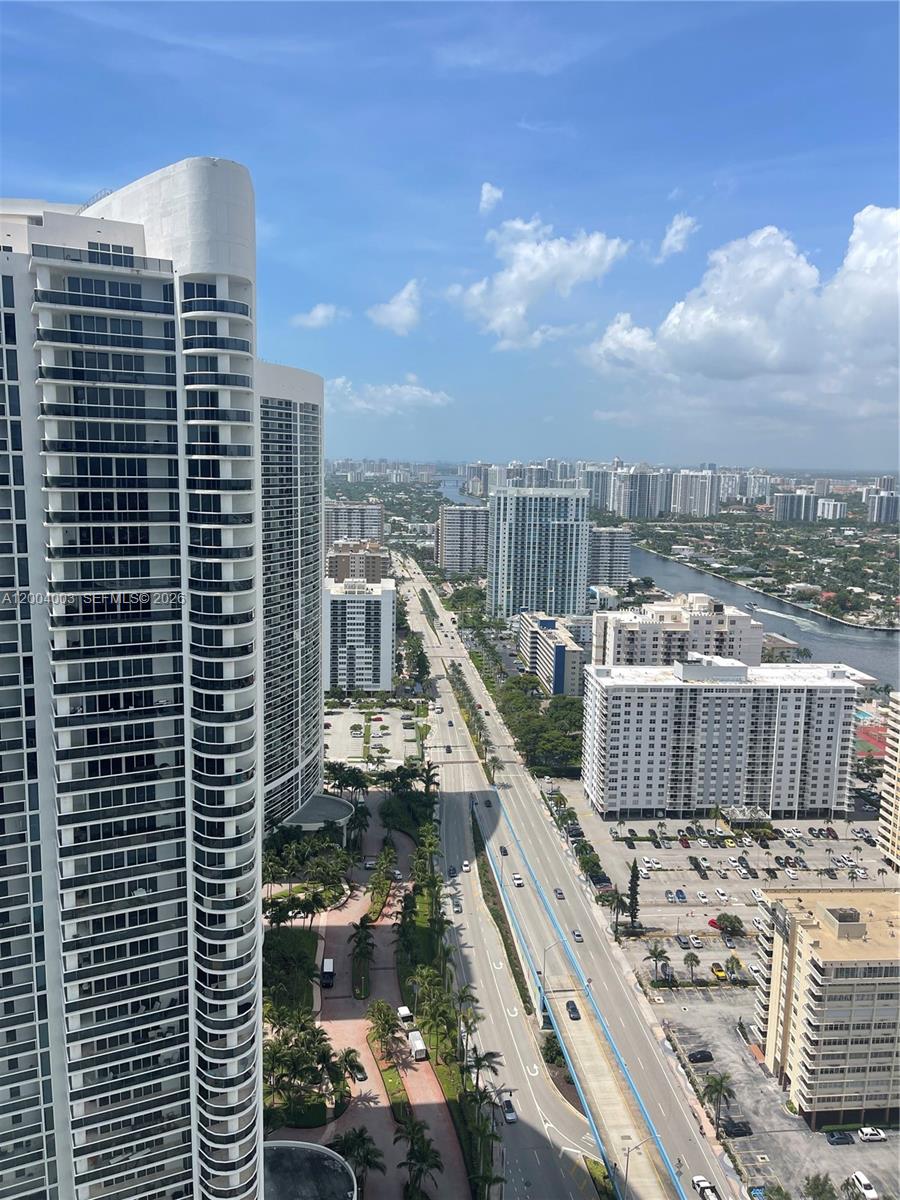 3411 2 / 2 1087 sq. ft. $ 2026-04-20 0 Photo