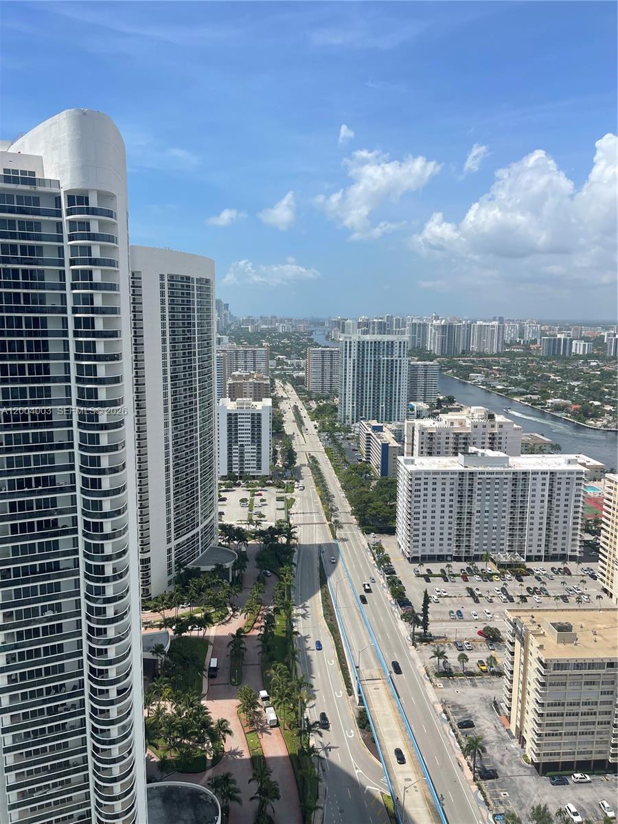 3411 2 / 2 1087 sq. ft. $ 2026-04-20 0 Photo