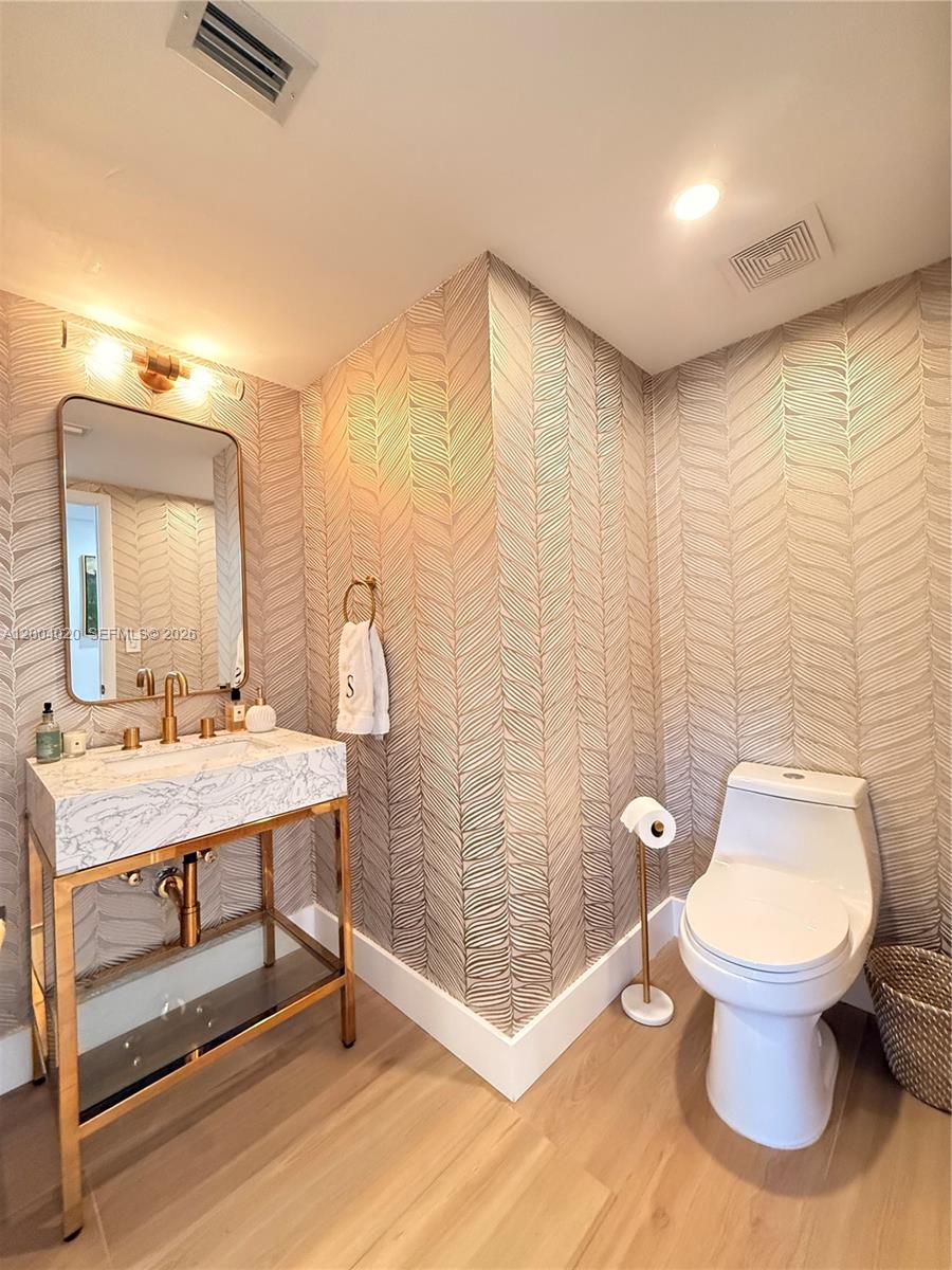 Photo of 20185 Country Club Dr  #1907, Aventura, Florida, 33180 - 