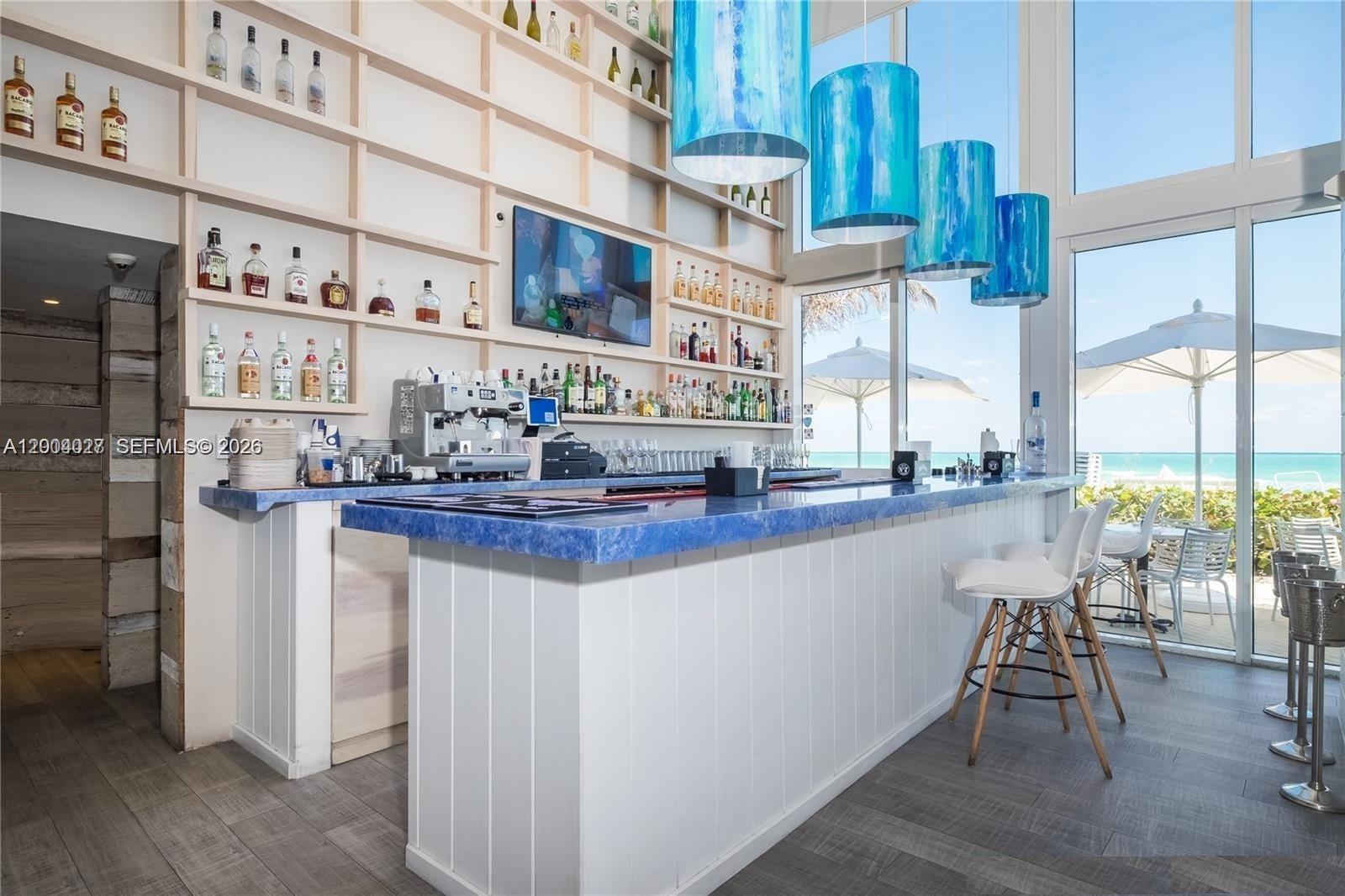 406 3 / 4 2354 кв.футов $ 2026-04-20 0 Фото