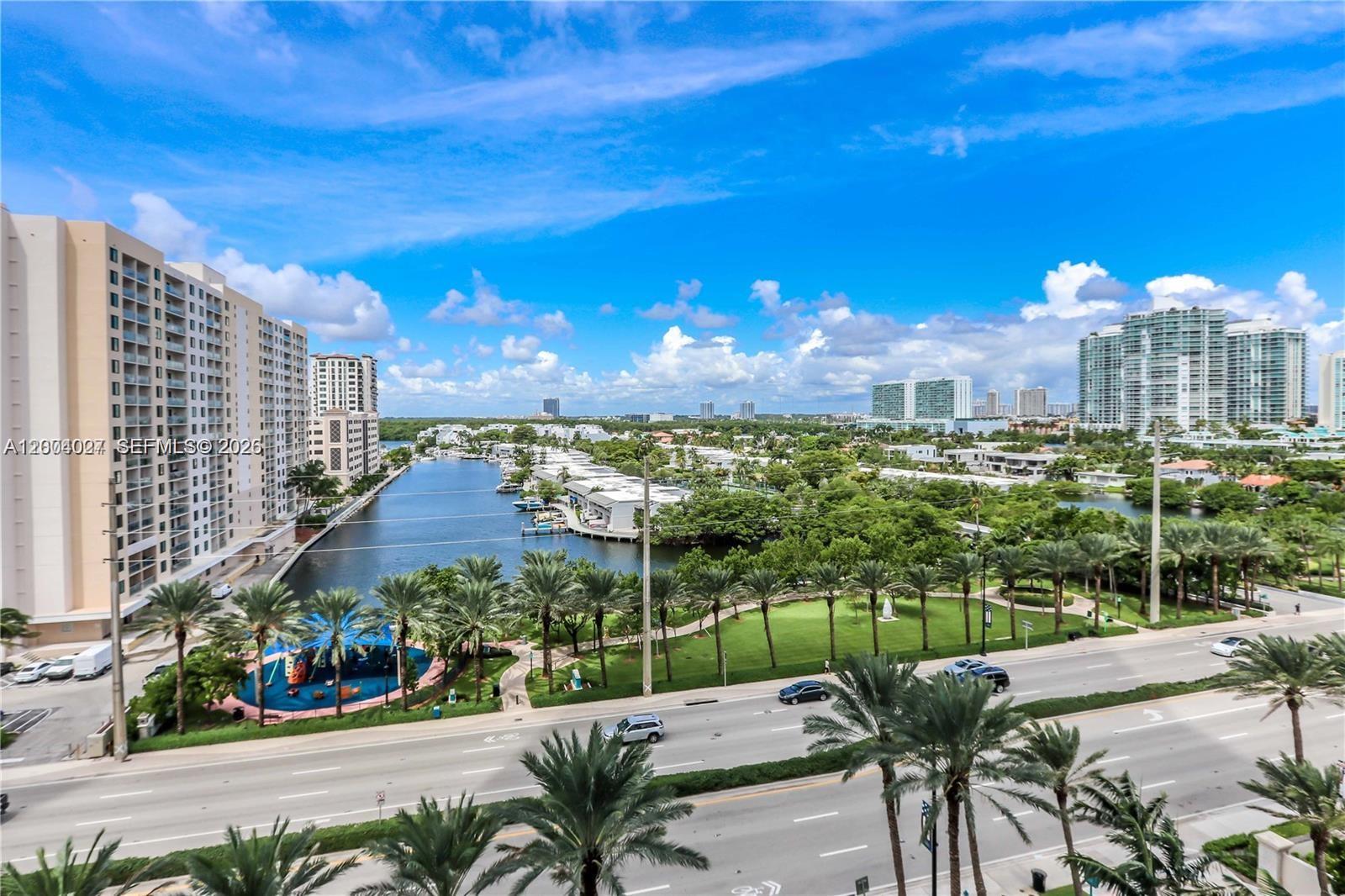 406 3 / 4 2354 кв.футов $ 2026-04-20 0 Фото