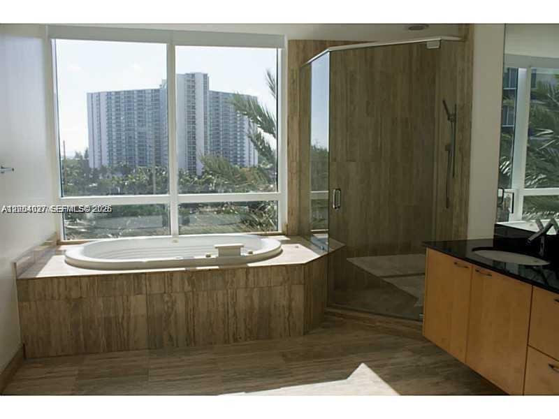 406 3 / 4 2354 кв.футов $ 2026-04-20 0 Фото