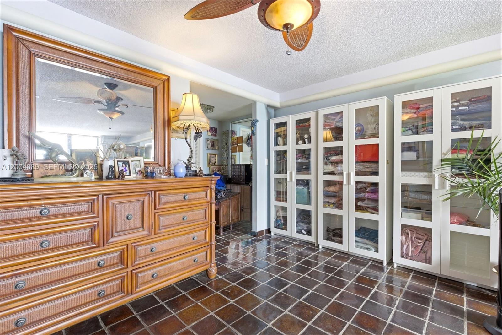 Ver detalles 1505 2 / 3 1950 sq. ft. $ 2026-08-10 0 foto