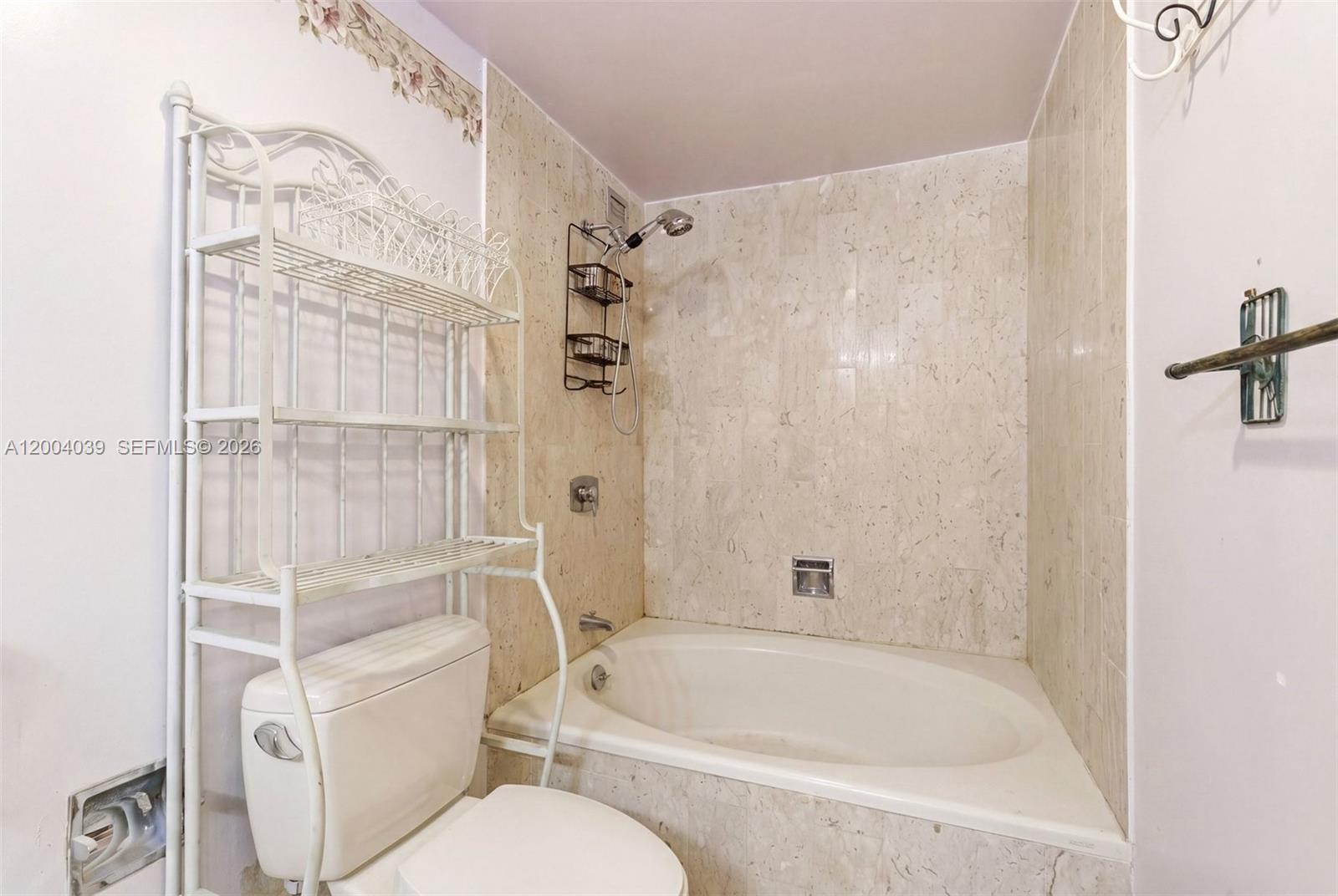 Ver detalles 1505 2 / 3 1950 sq. ft. $ 2026-08-10 0 foto