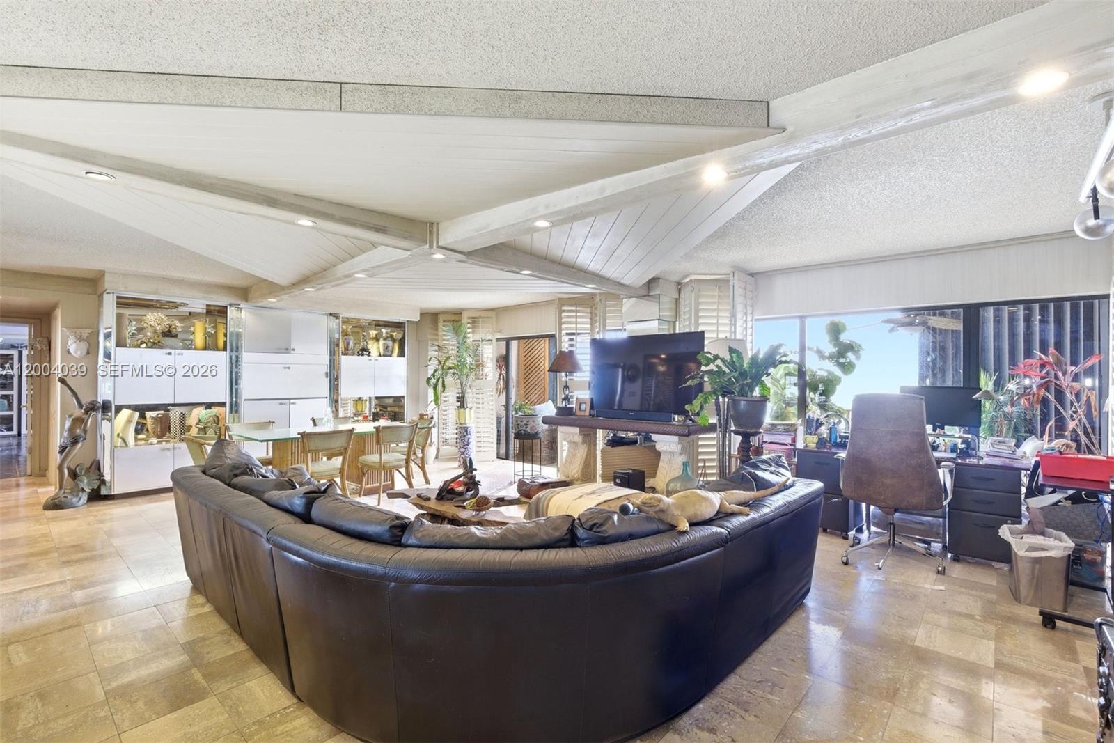 Ver detalles 1505 2 / 3 1950 sq. ft. $ 2026-08-10 0 foto