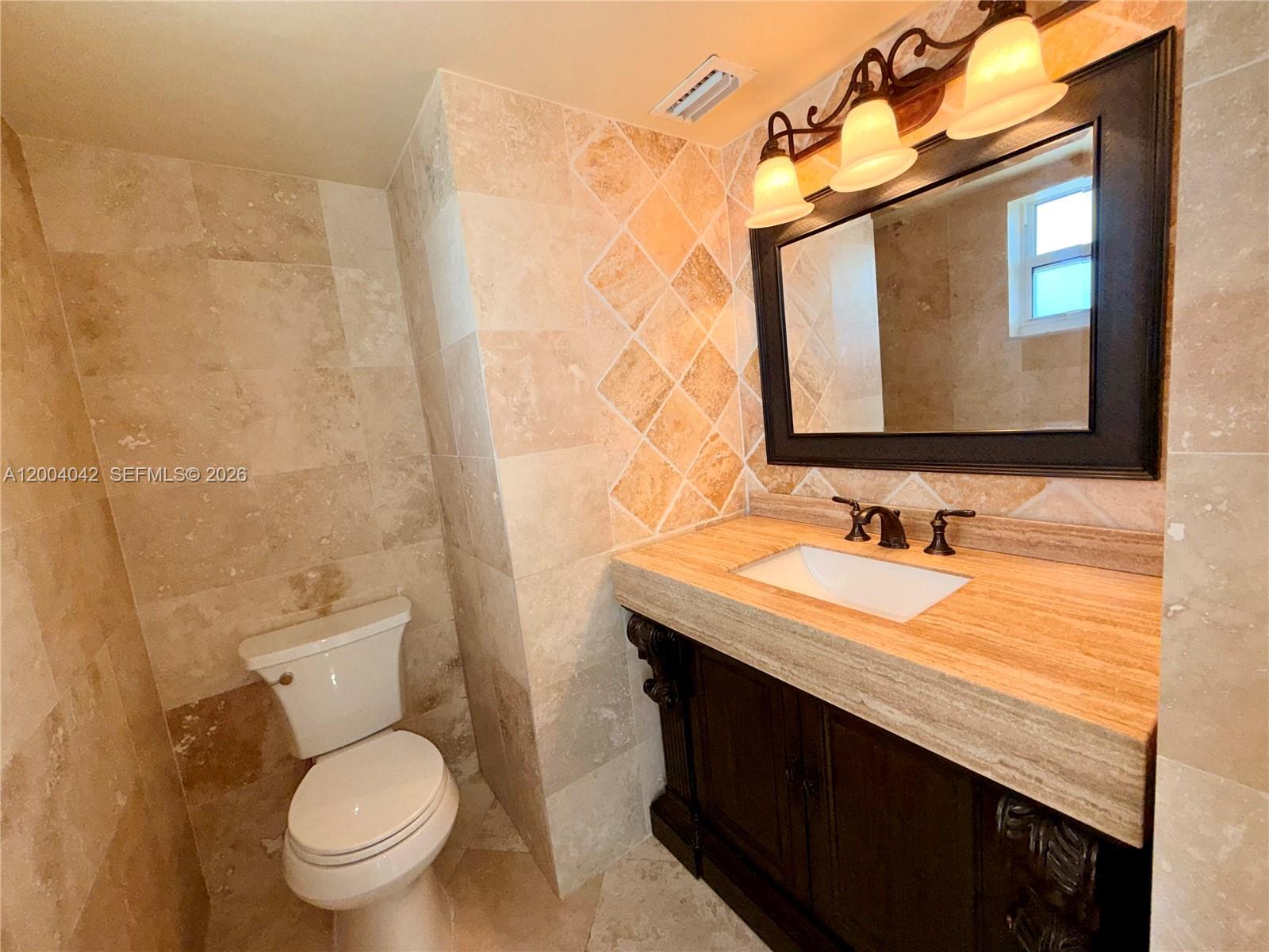 306 1 / 2 873 sq. ft. $ 2026-06-08 0 foto