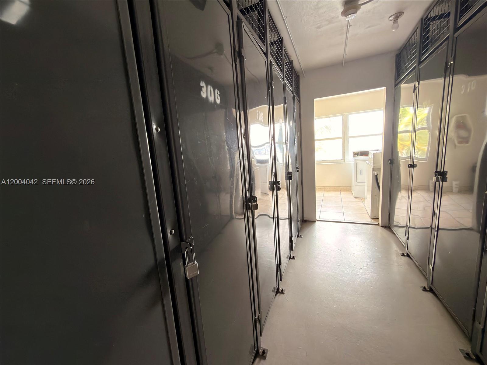 306 1 / 2 873 sq. ft. $ 2026-06-08 0 foto