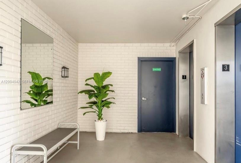 306 1 / 2 873 sq. ft. $ 2026-06-08 0 foto