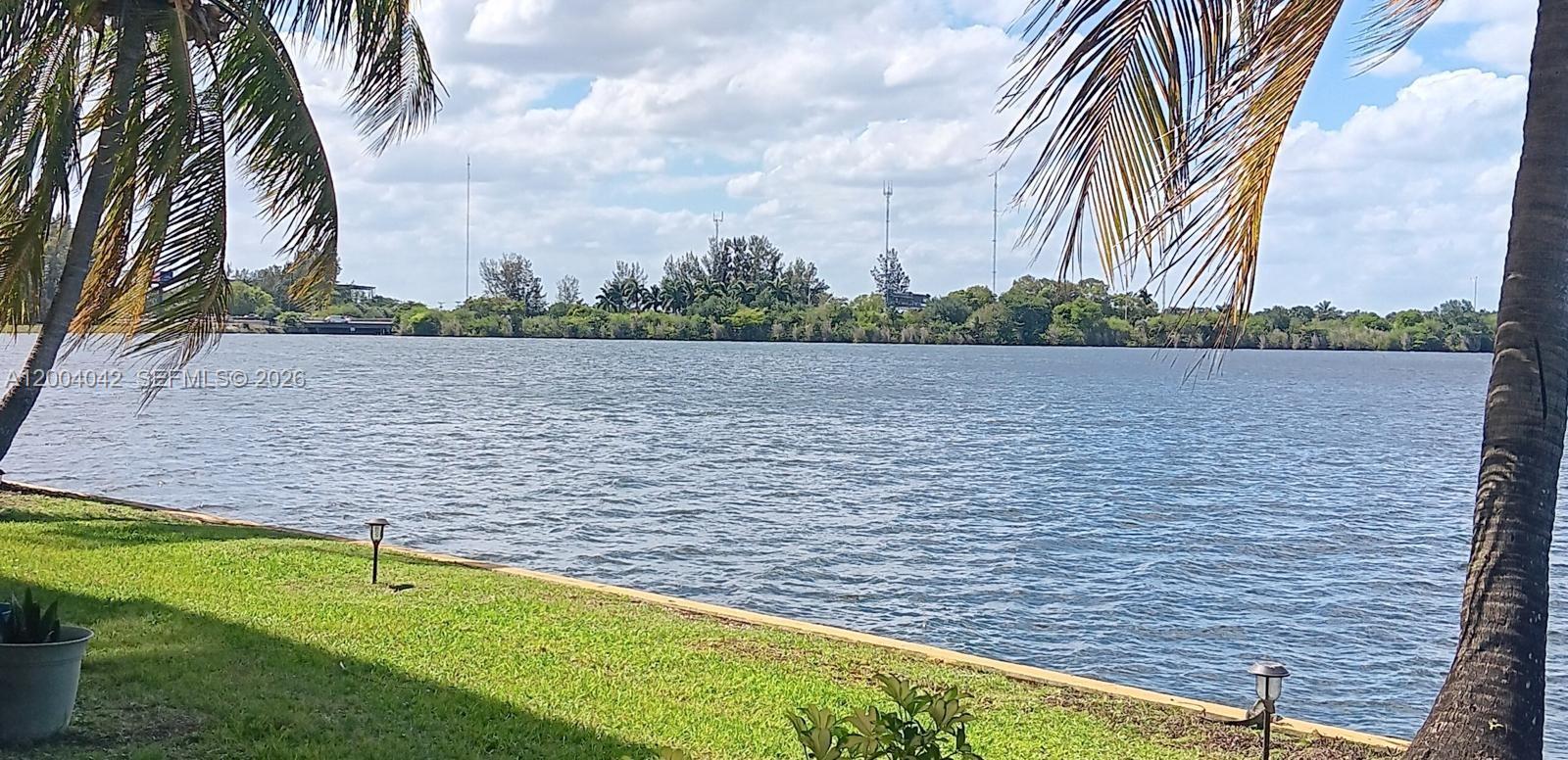 306 1 / 2 873 sq. ft. $ 2026-06-08 0 foto