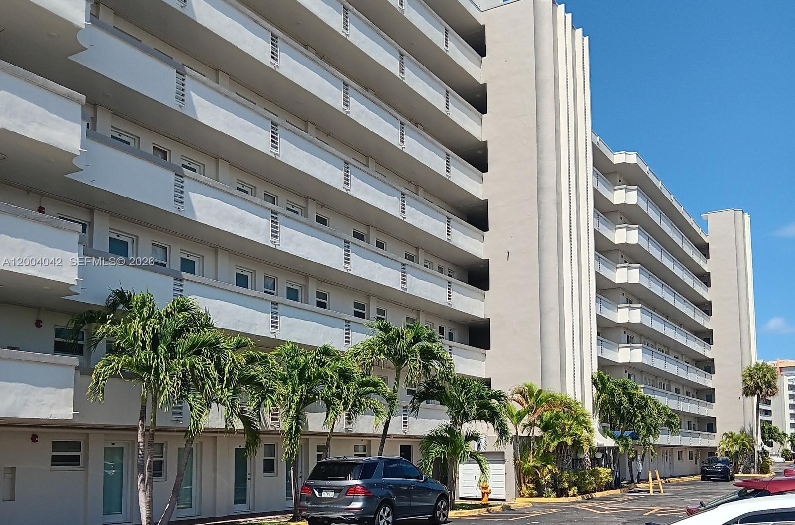 306 1 / 2 873 sq. ft. $ 2026-06-08 0 foto