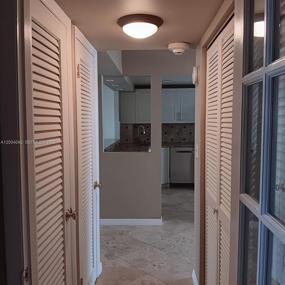 306 1 / 2 873 sq. ft. $ 2026-06-08 0 foto