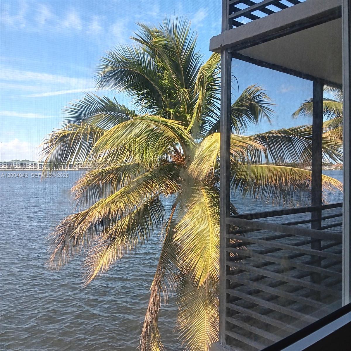 306 1 / 2 873 sq. ft. $ 2026-06-08 0 foto