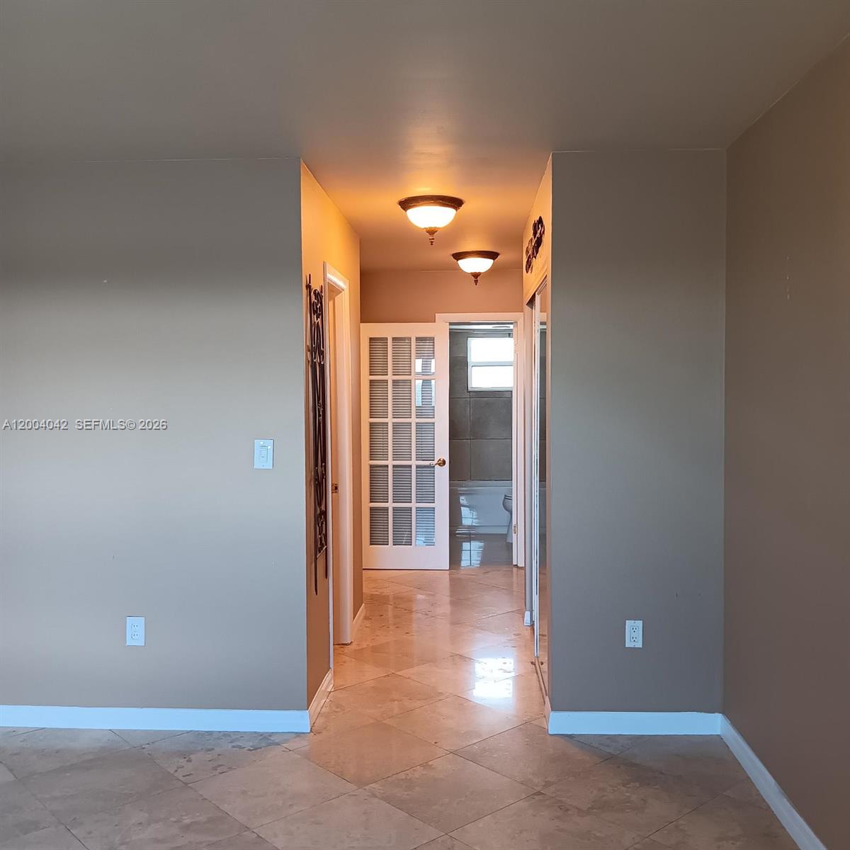306 1 / 2 873 sq. ft. $ 2026-06-08 0 foto