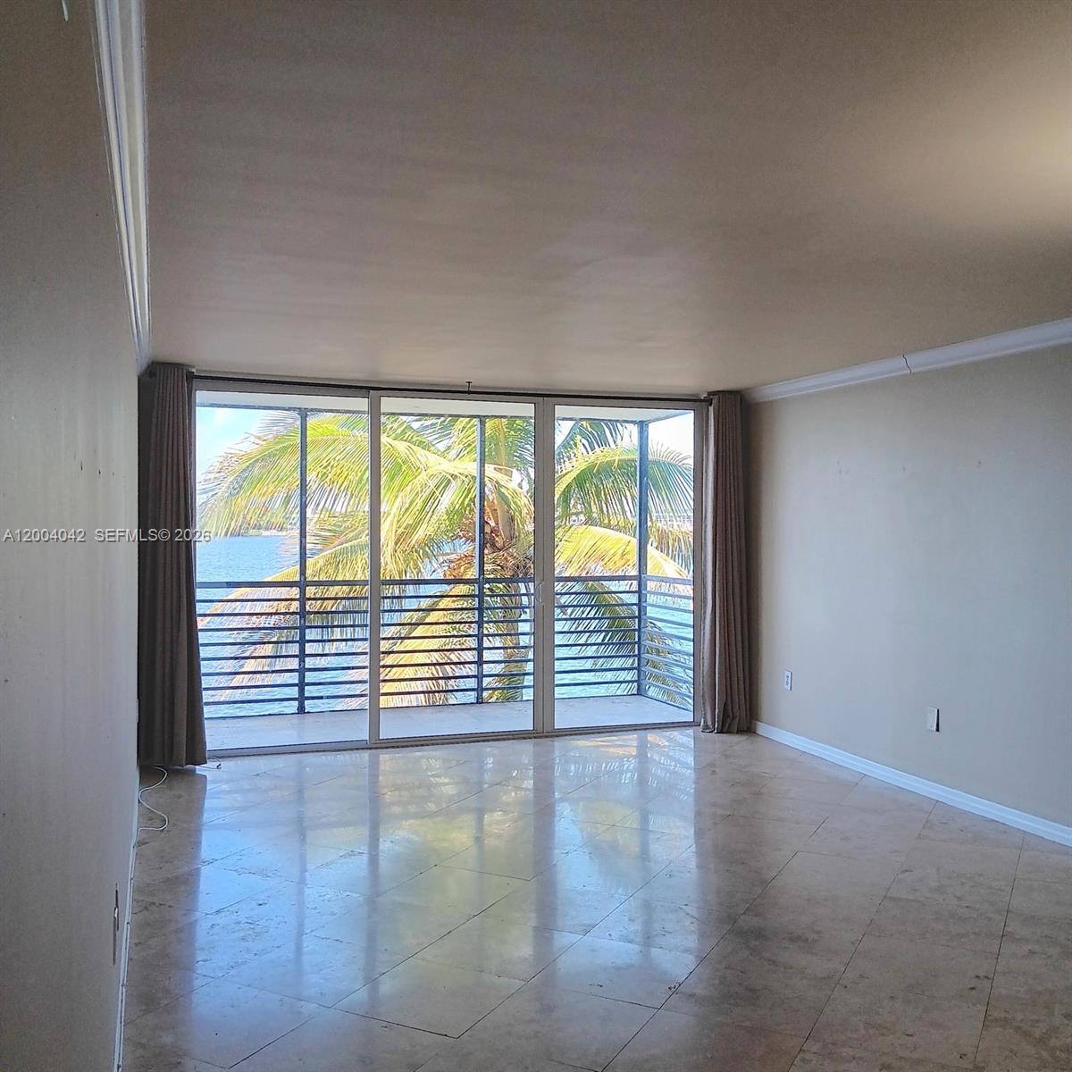 306 1 / 2 873 sq. ft. $ 2026-06-08 0 foto