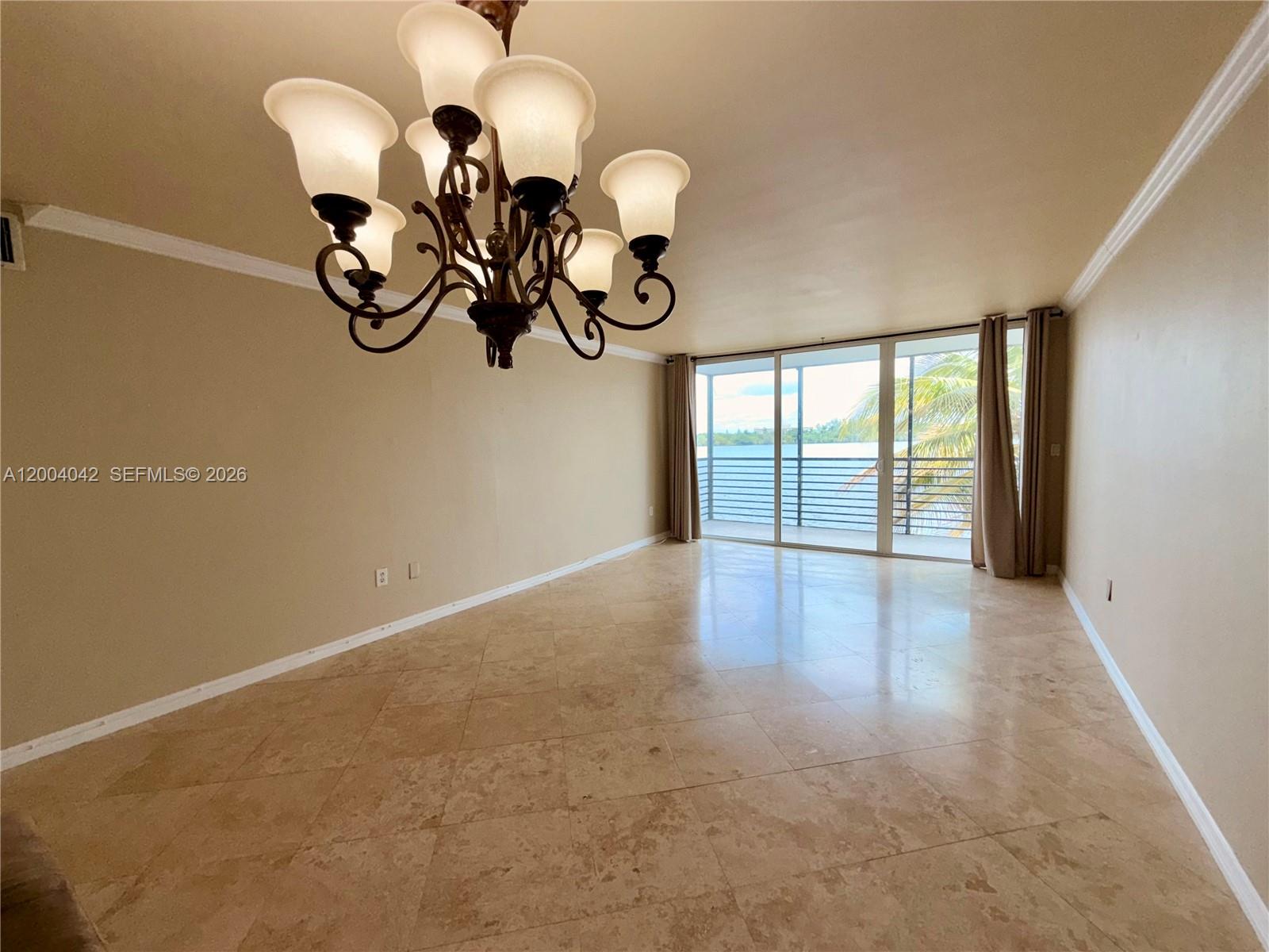 306 1 / 2 873 sq. ft. $ 2026-06-08 0 foto