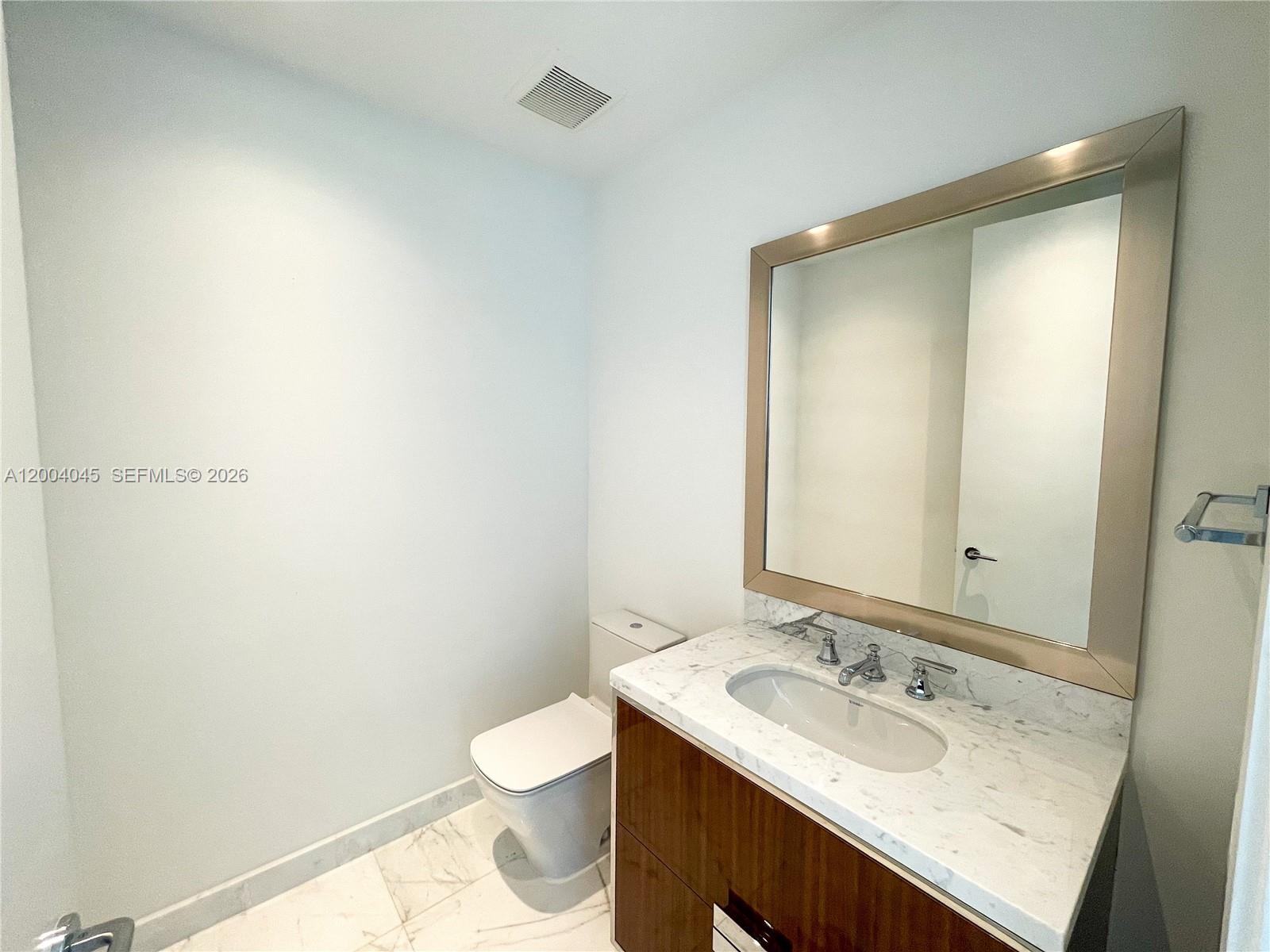 1205 4 / 6 3204 sq. ft. $ 2026-04-20 0 Photo
