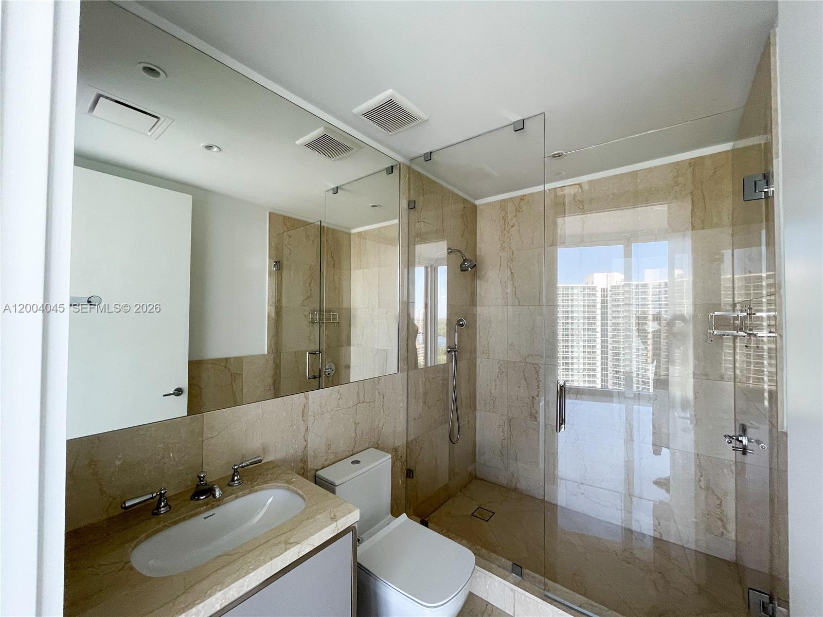 1205 4 / 6 3204 sq. ft. $ 2026-04-20 0 Photo
