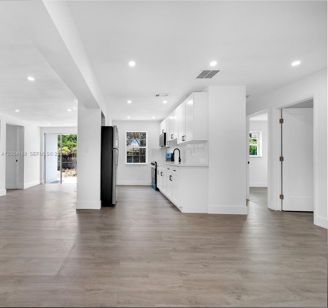 3050 3 / 2 980 sq. ft. $ 2026-06-23 0 Photo