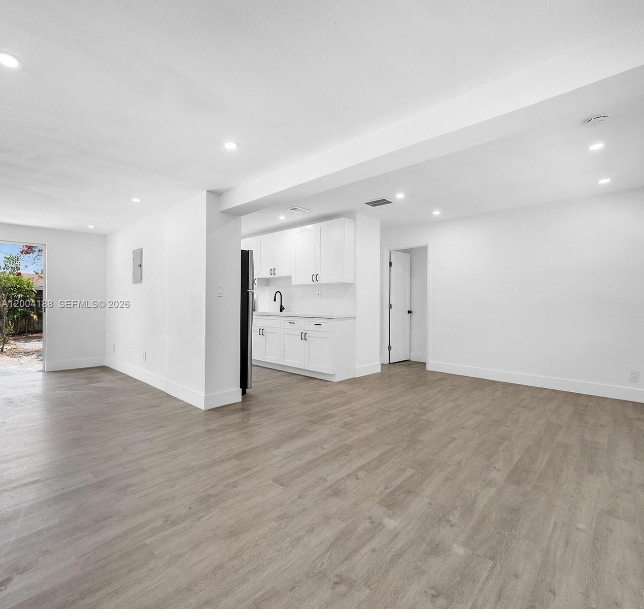 3050 3 / 2 980 sq. ft. $ 2026-06-23 0 Photo