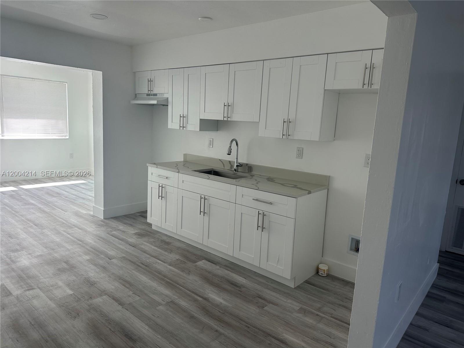 See details / 2124 sq. ft. $ 2026-04-20 0 Photo