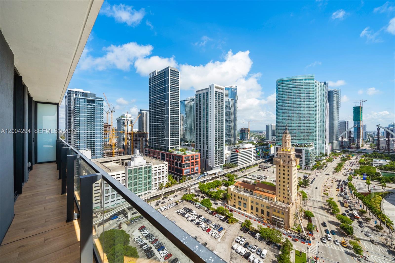 1809 3 / 3 976 sq. ft. $ 2026-04-20 0 Photo