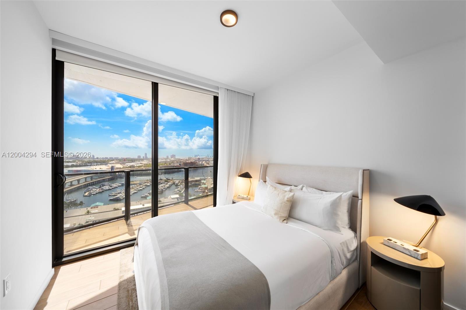 1809 3 / 3 976 sq. ft. $ 2026-04-20 0 Photo