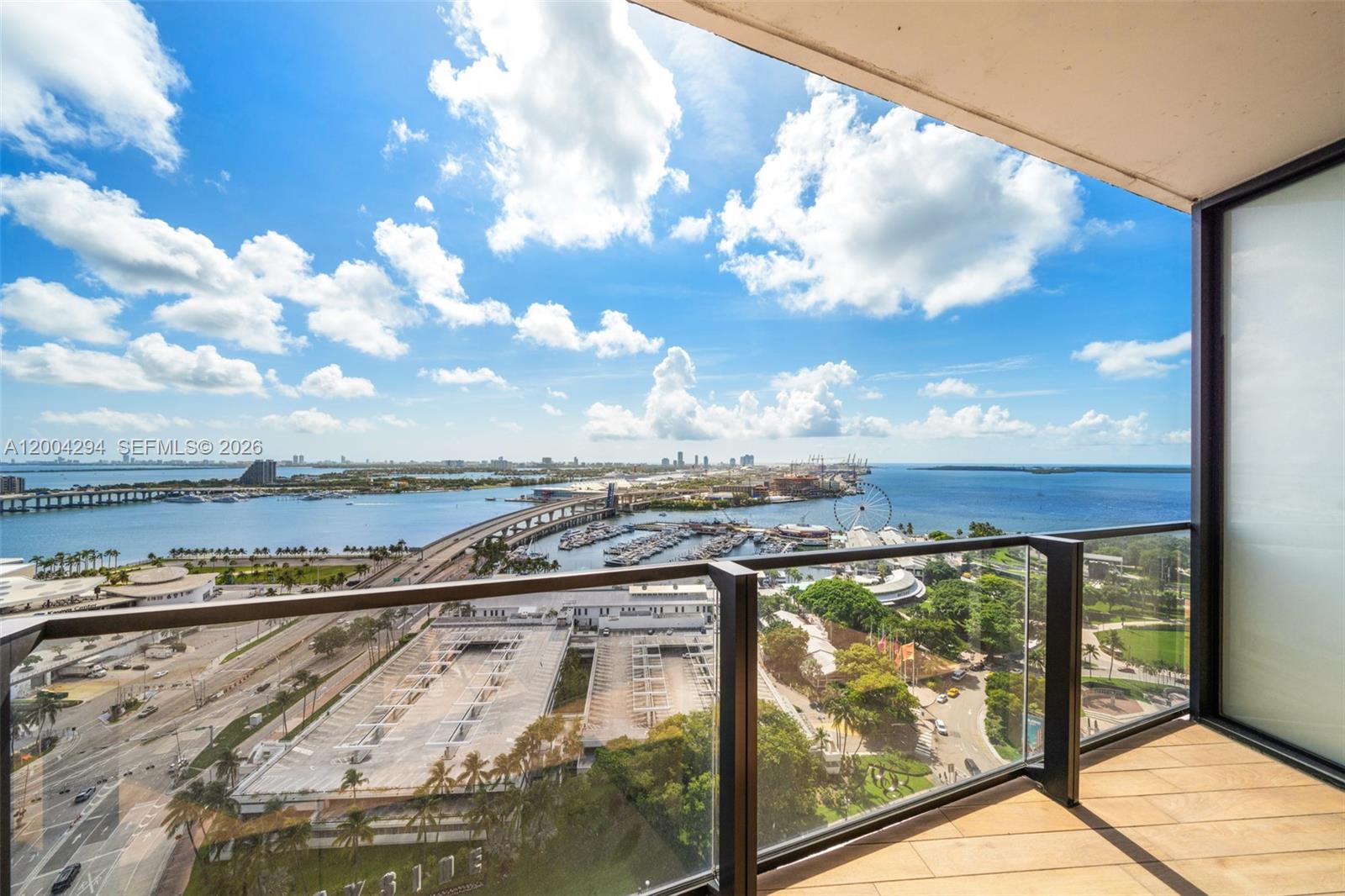 1809 3 / 3 976 sq. ft. $ 2026-04-20 0 Photo