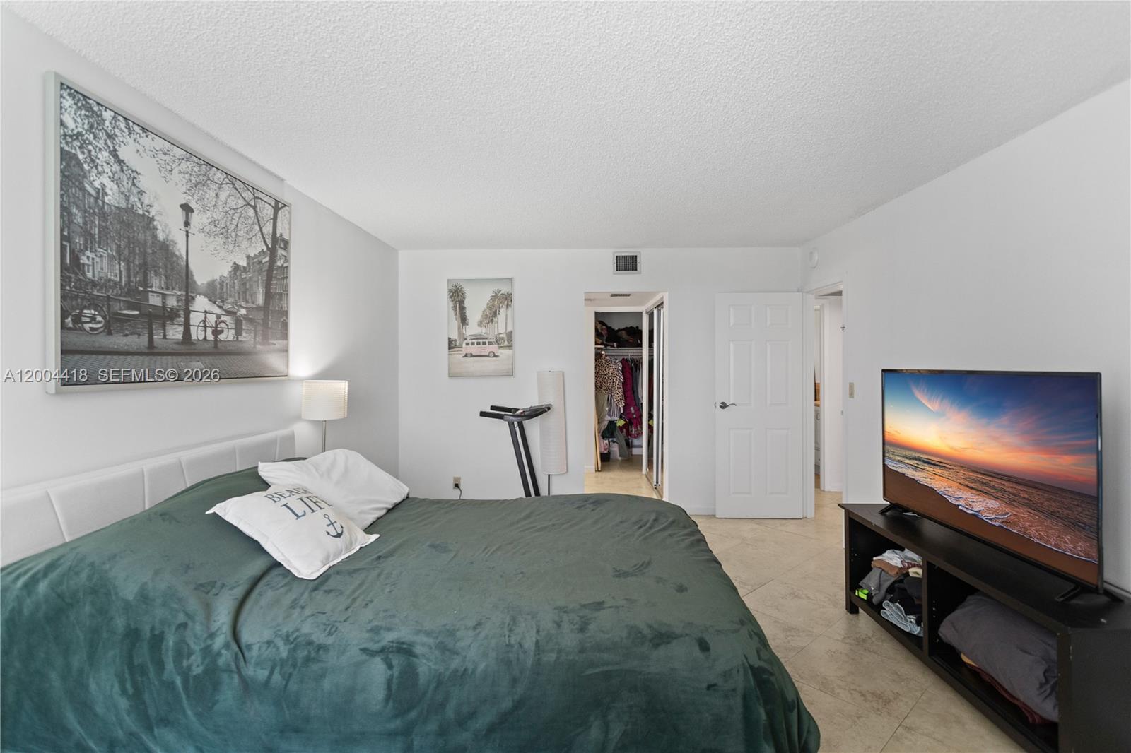 307 2 / 2 1357 sq. ft. $ 2026-04-21 0 Photo