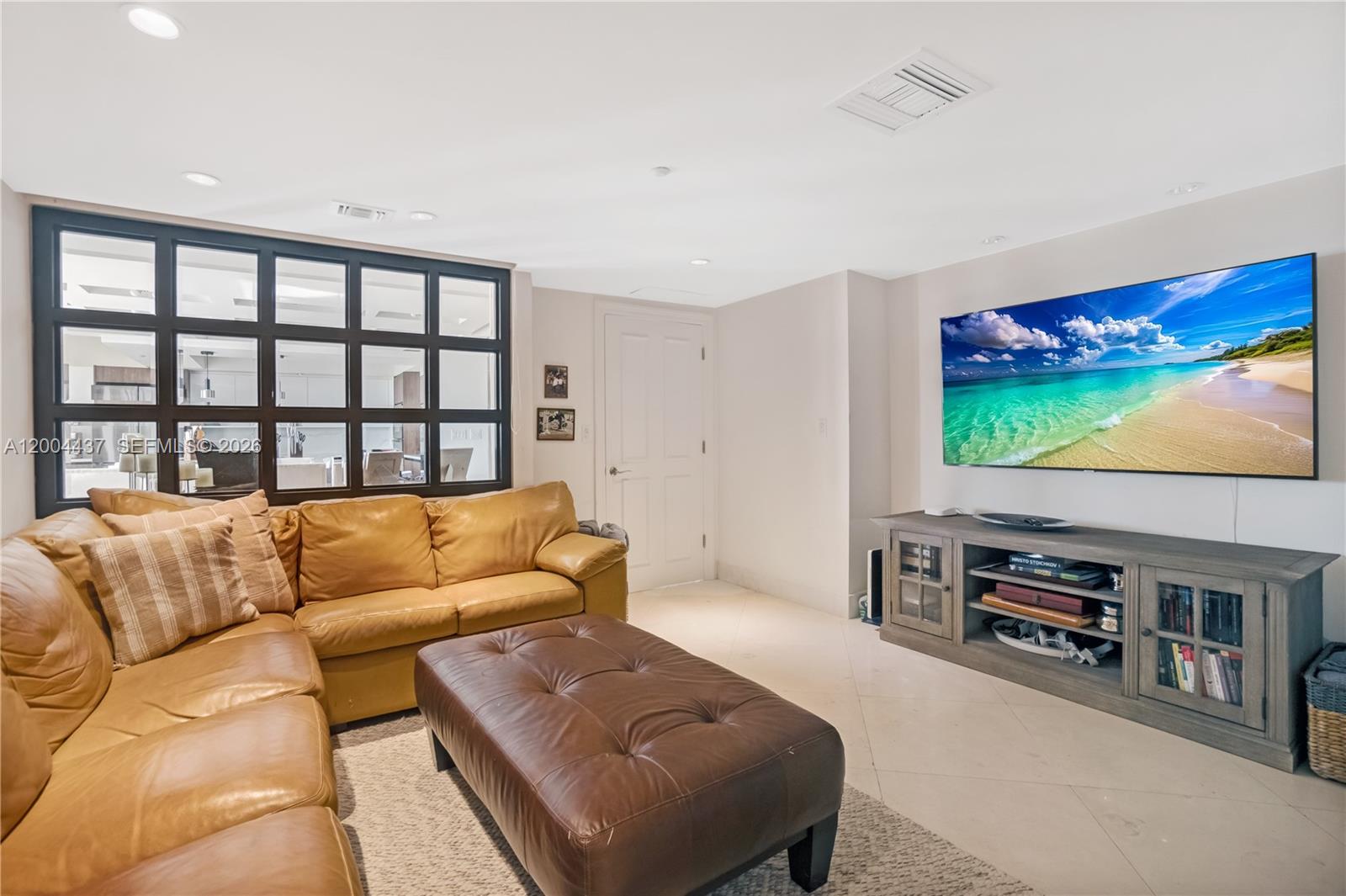 See details 2802 4 / 5 3080 sq. ft. $ 2026-04-20 0 Photo