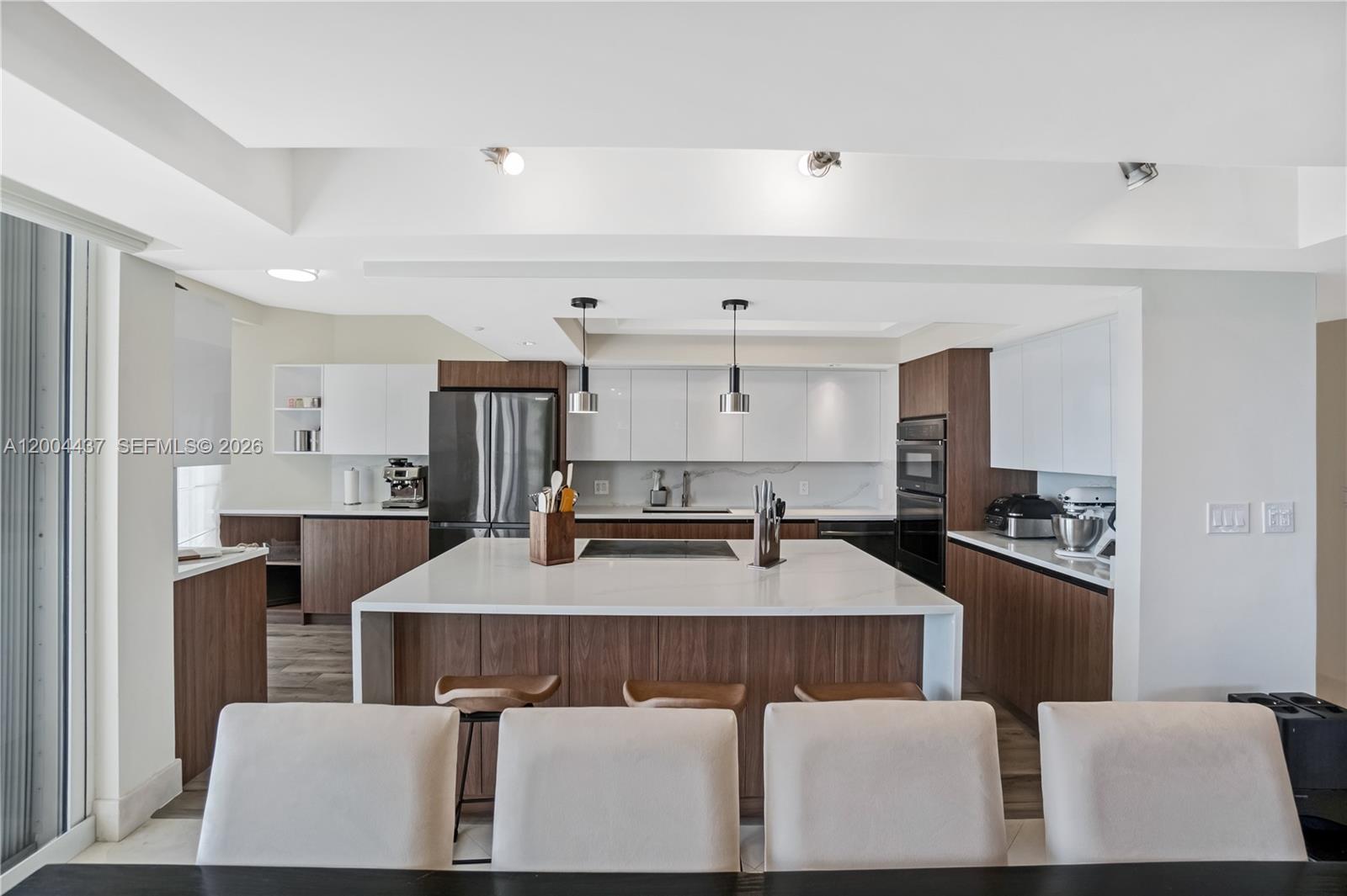 See details 2802 4 / 5 3080 sq. ft. $ 2026-04-20 0 Photo