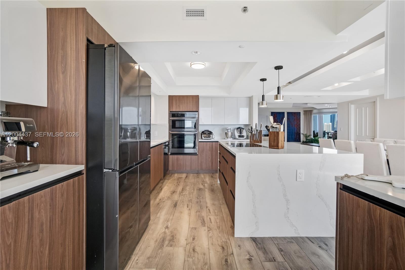 See details 2802 4 / 5 3080 sq. ft. $ 2026-04-20 0 Photo