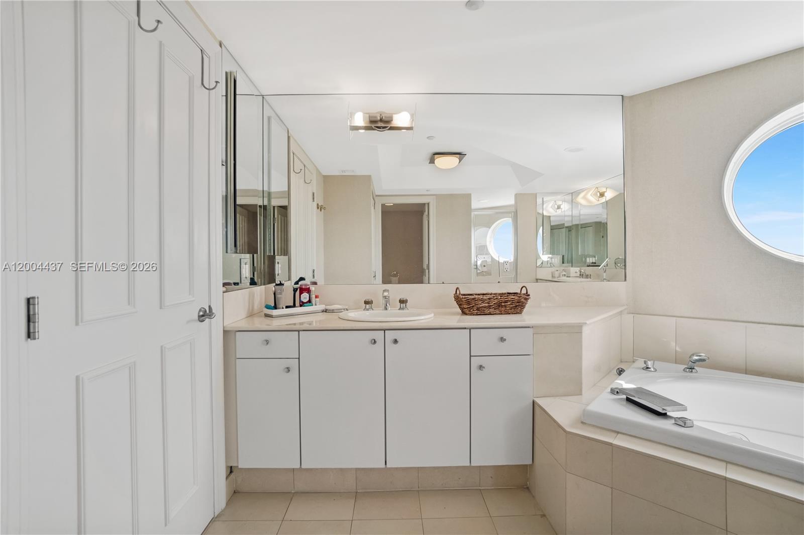 See details 2802 4 / 5 3080 sq. ft. $ 2026-04-20 0 Photo