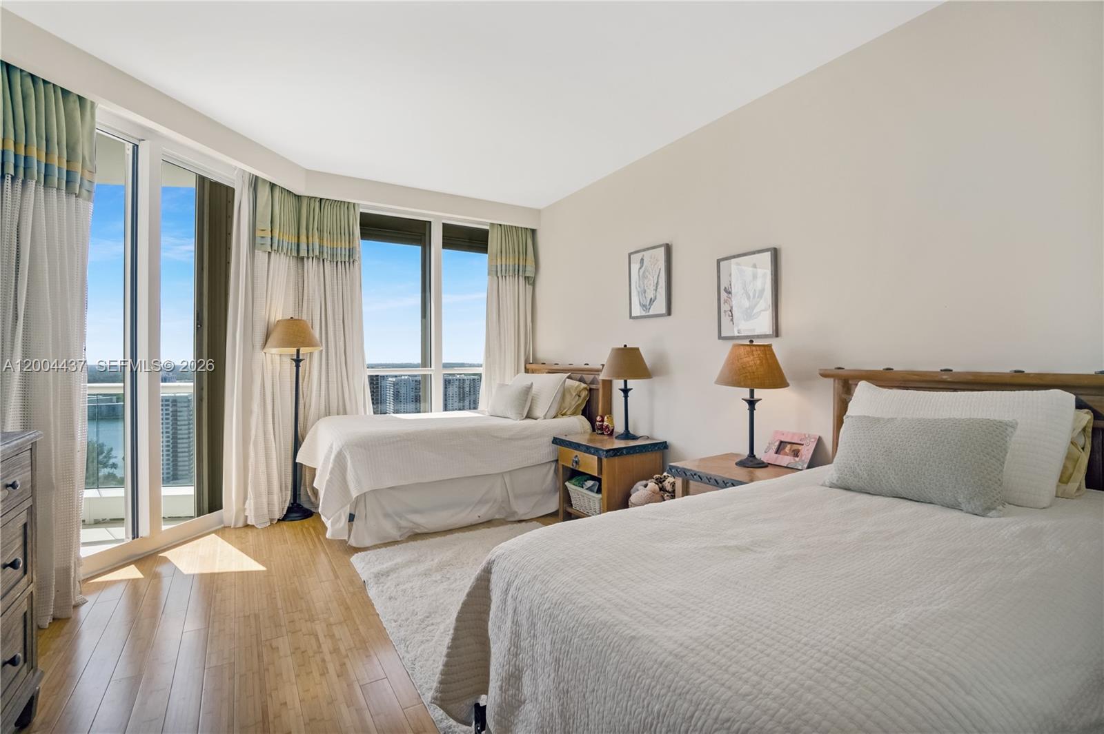 See details 2802 4 / 5 3080 sq. ft. $ 2026-04-20 0 Photo