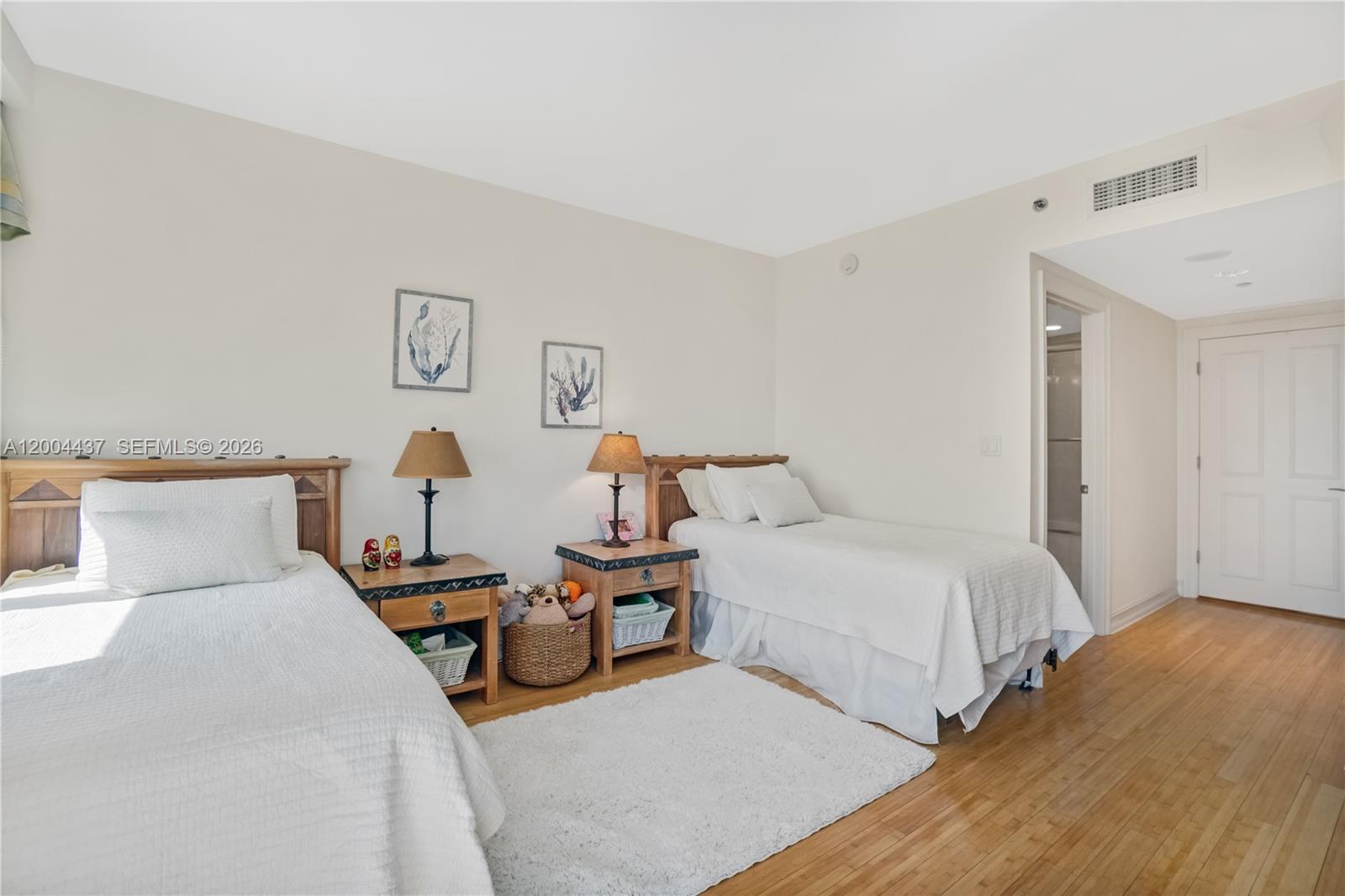 See details 2802 4 / 5 3080 sq. ft. $ 2026-04-20 0 Photo