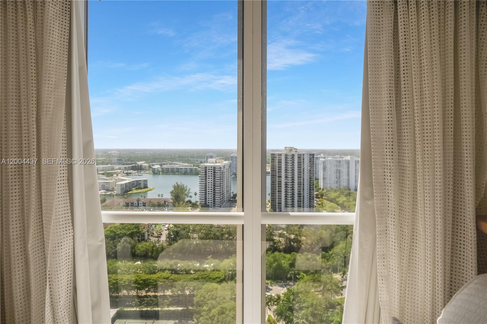 See details 2802 4 / 5 3080 sq. ft. $ 2026-04-20 0 Photo