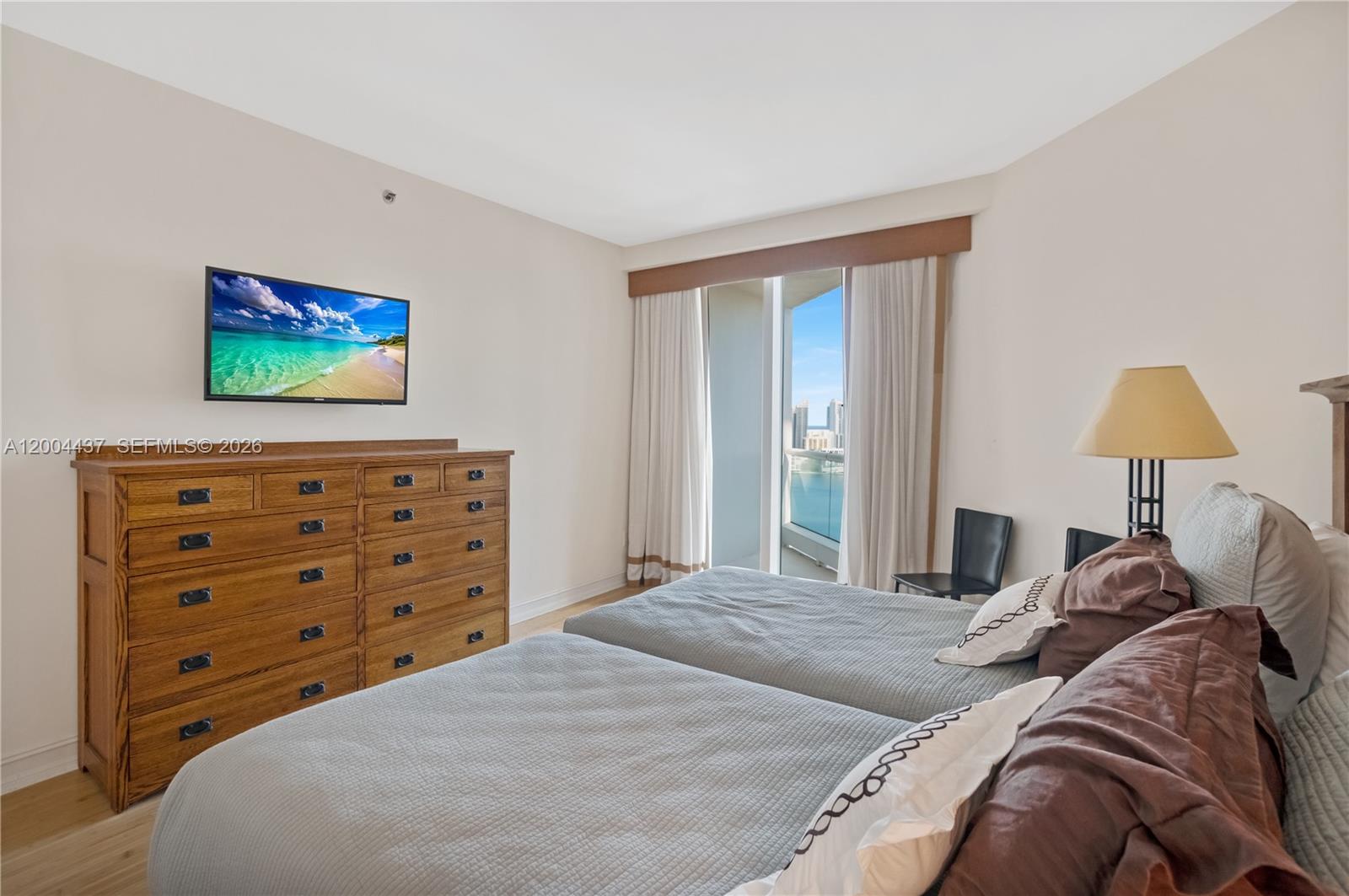 See details 2802 4 / 5 3080 sq. ft. $ 2026-04-20 0 Photo