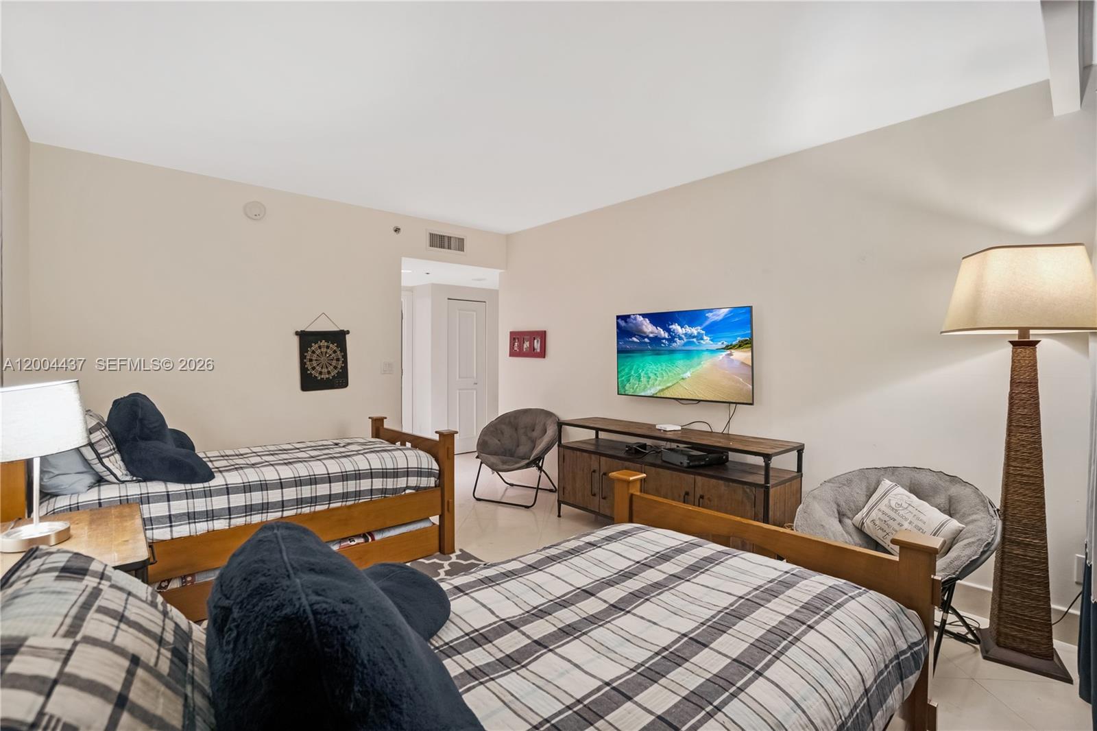 See details 2802 4 / 5 3080 sq. ft. $ 2026-04-20 0 Photo
