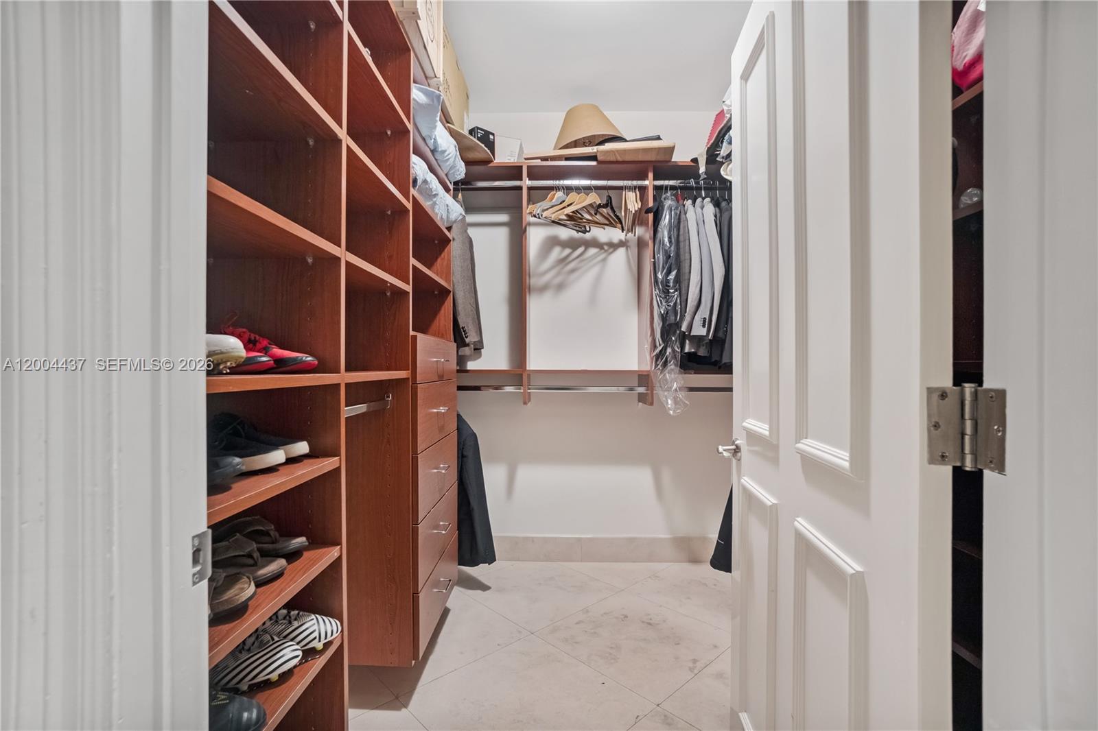 See details 2802 4 / 5 3080 sq. ft. $ 2026-04-20 0 Photo