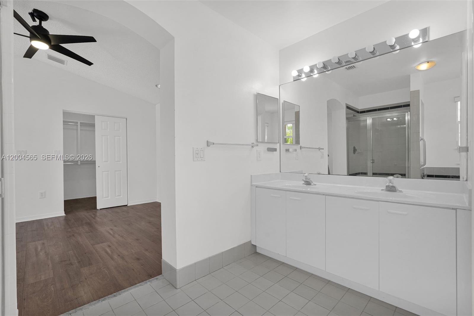 Photo of   , Hollywood, Florida, 33019 - 