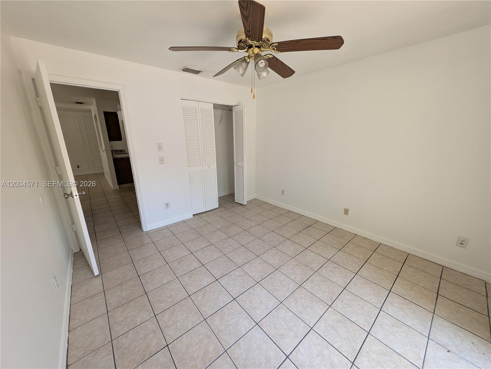   /  2400 sq. ft. $ 2026-04-20 0 foto