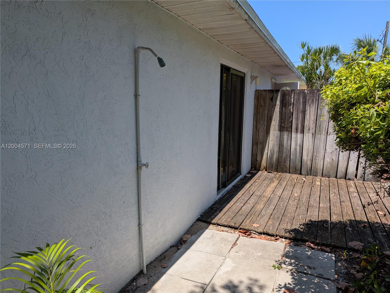  /  2400 sq. ft. $ 2026-04-20 0 foto