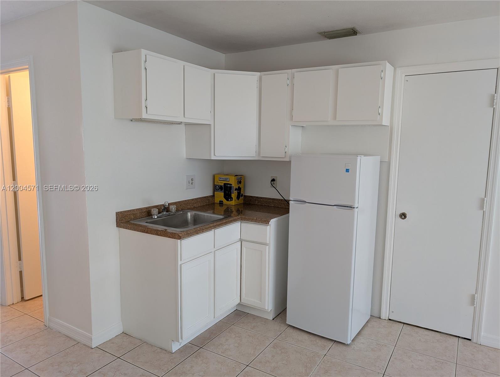   /  2400 sq. ft. $ 2026-04-20 0 foto