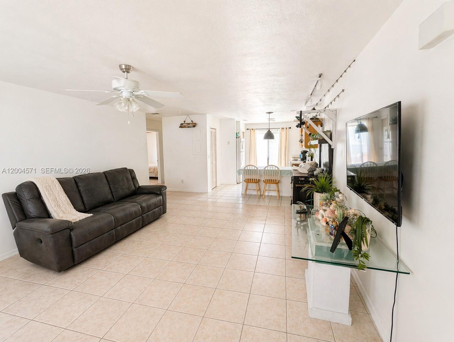   /  2400 sq. ft. $ 2026-04-20 0 foto
