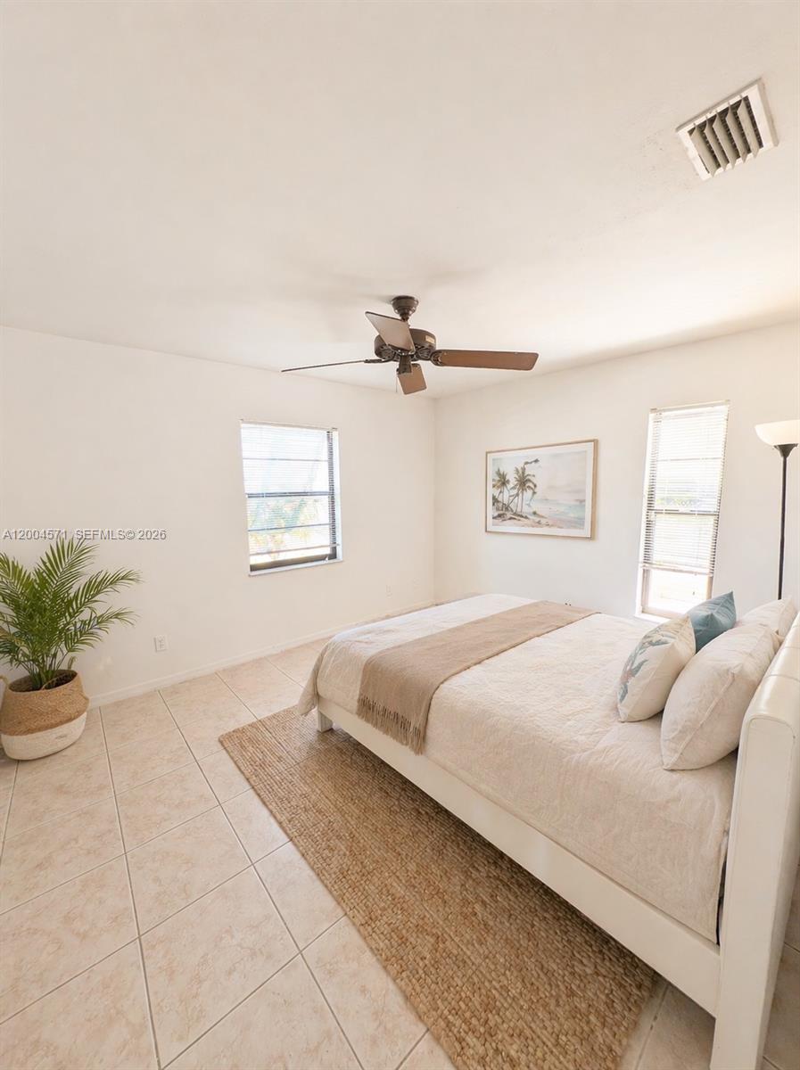   /  2400 sq. ft. $ 2026-04-20 0 foto