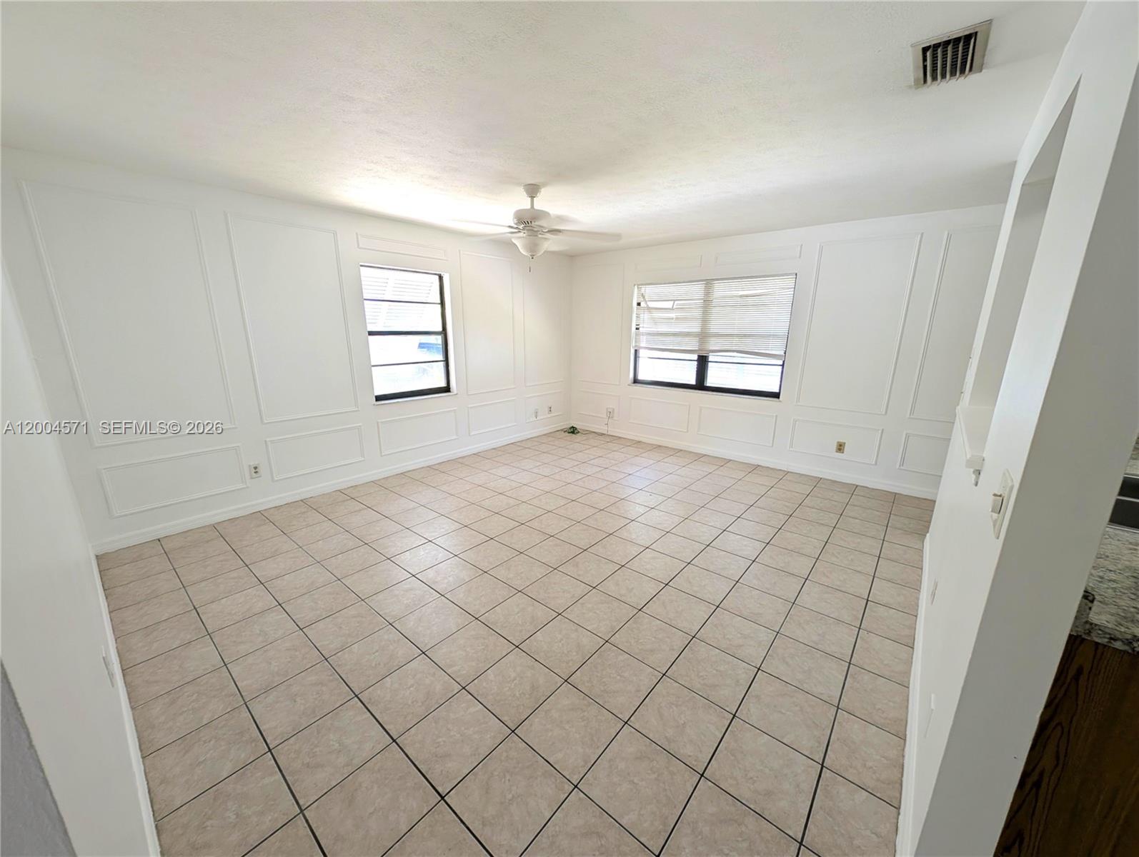   /  2400 sq. ft. $ 2026-04-20 0 foto