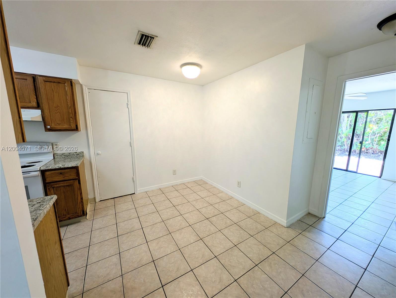  /  2400 sq. ft. $ 2026-04-20 0 foto